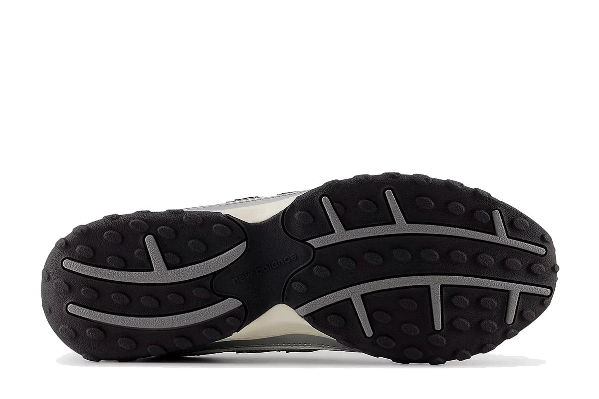 New Balance 204L Silver Metallic Black Prateado