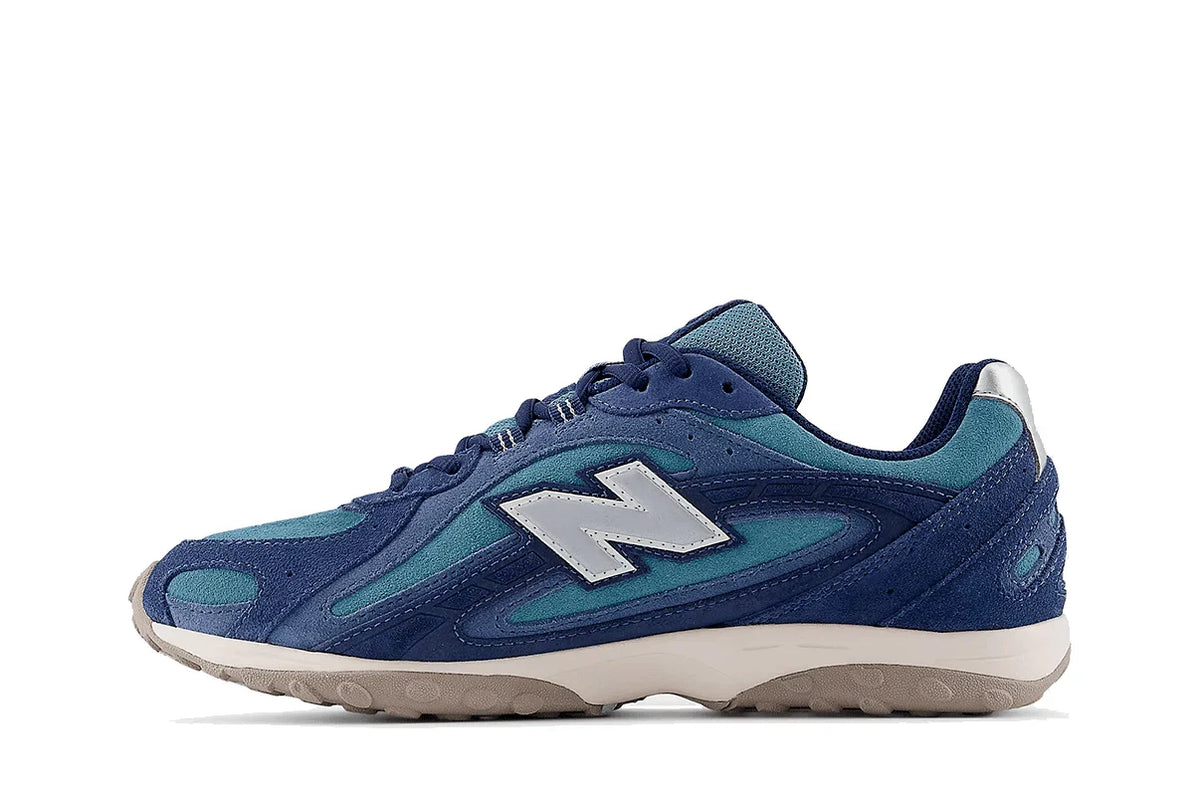 New Balance 204L Navy Salt Watre Azul